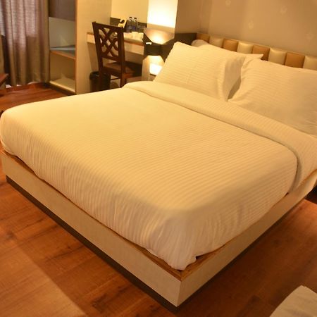 שילונג Hotel Aura מראה חיצוני תמונה