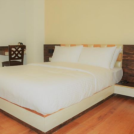שילונג Hotel Aura מראה חיצוני תמונה