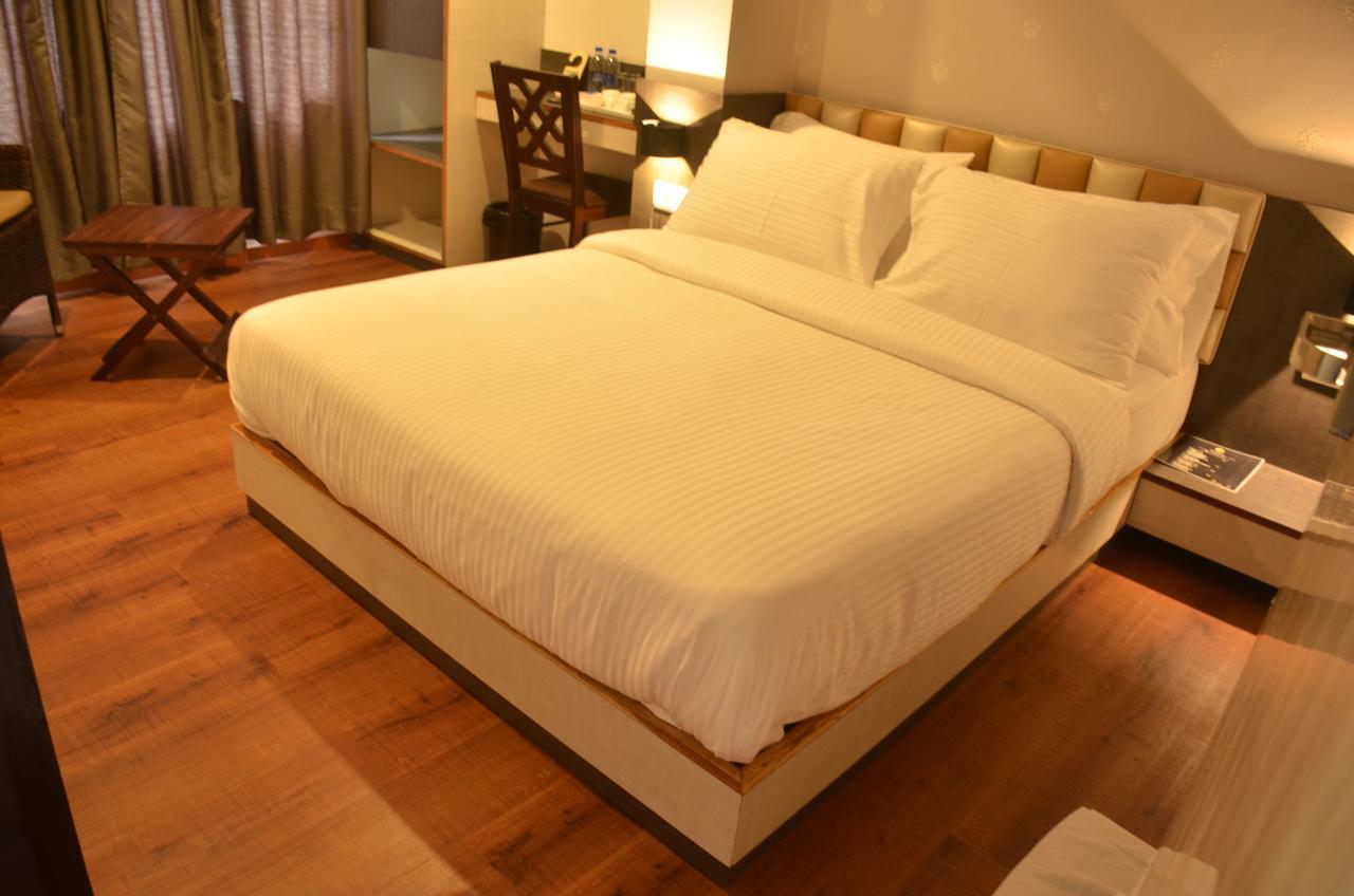 שילונג Hotel Aura מראה חיצוני תמונה