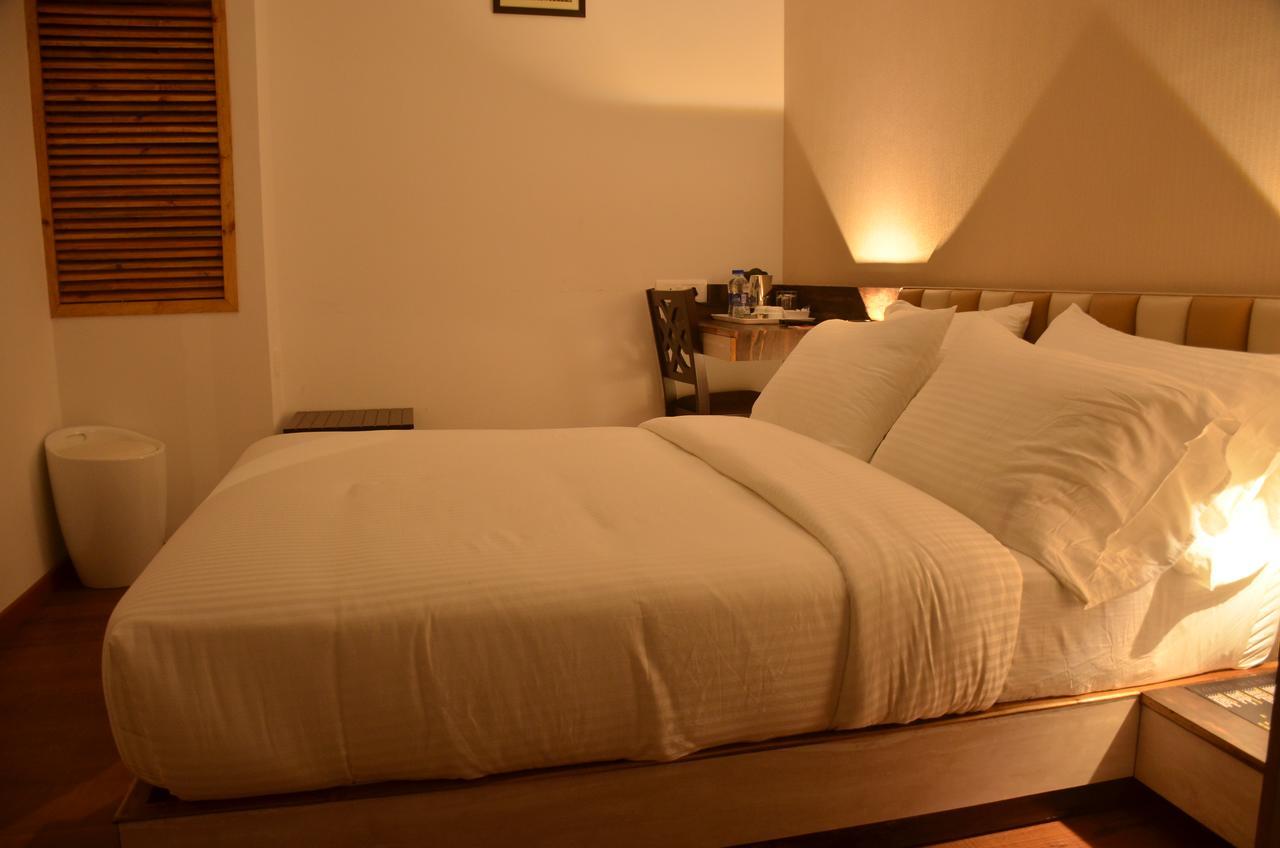 שילונג Hotel Aura מראה חיצוני תמונה