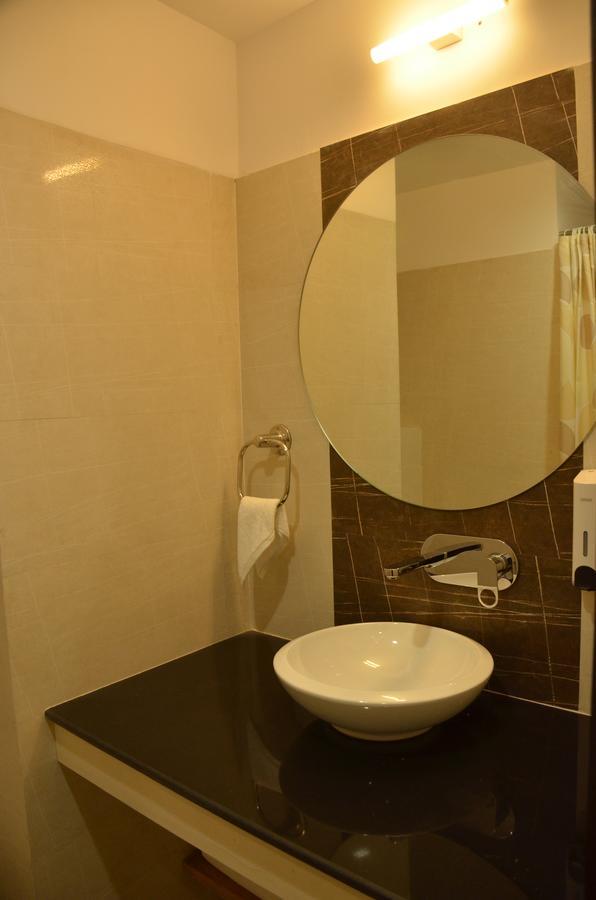 שילונג Hotel Aura מראה חיצוני תמונה